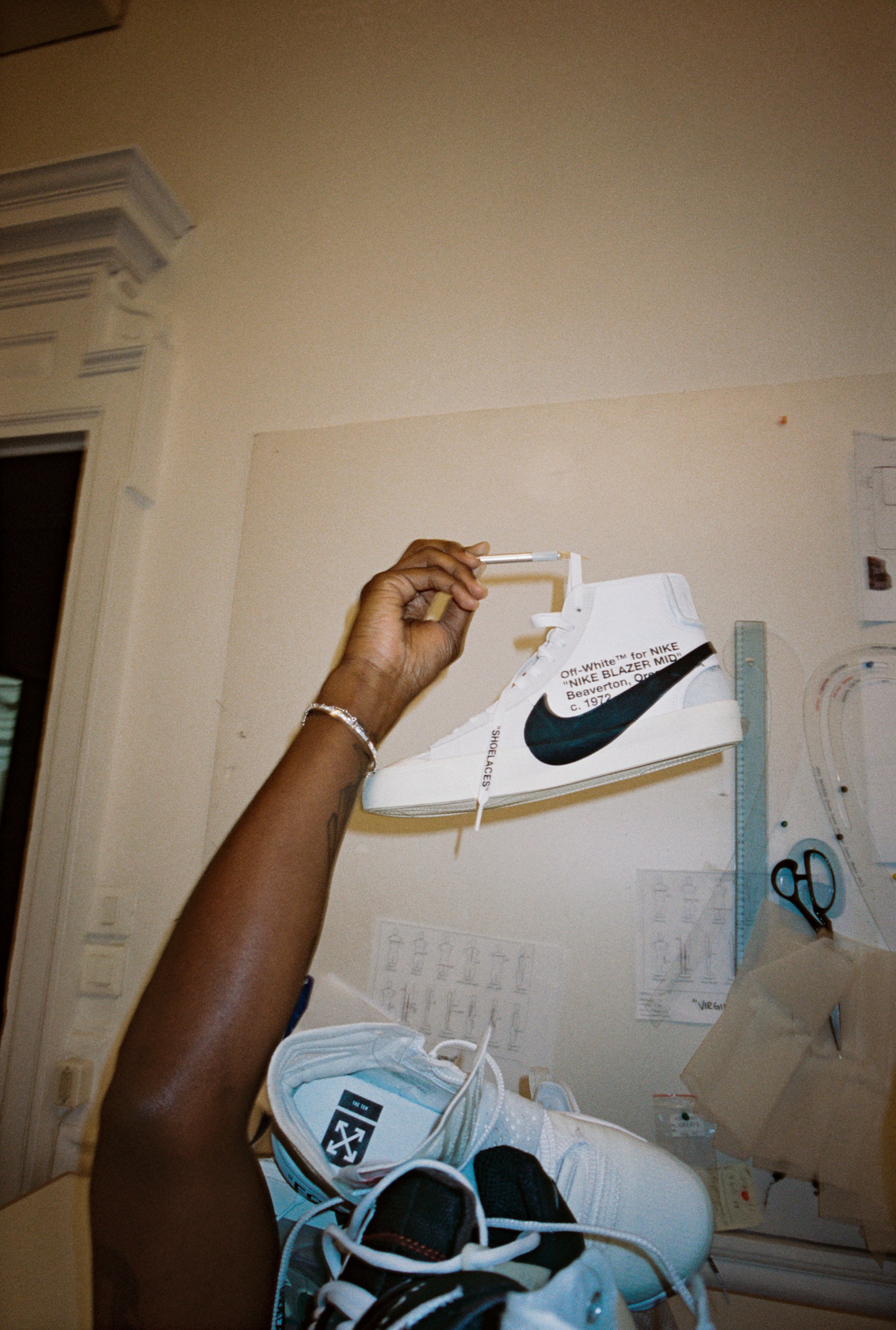 2017_07_nike_offwhite_09_012_f02_d100_b_Nike7000RGB