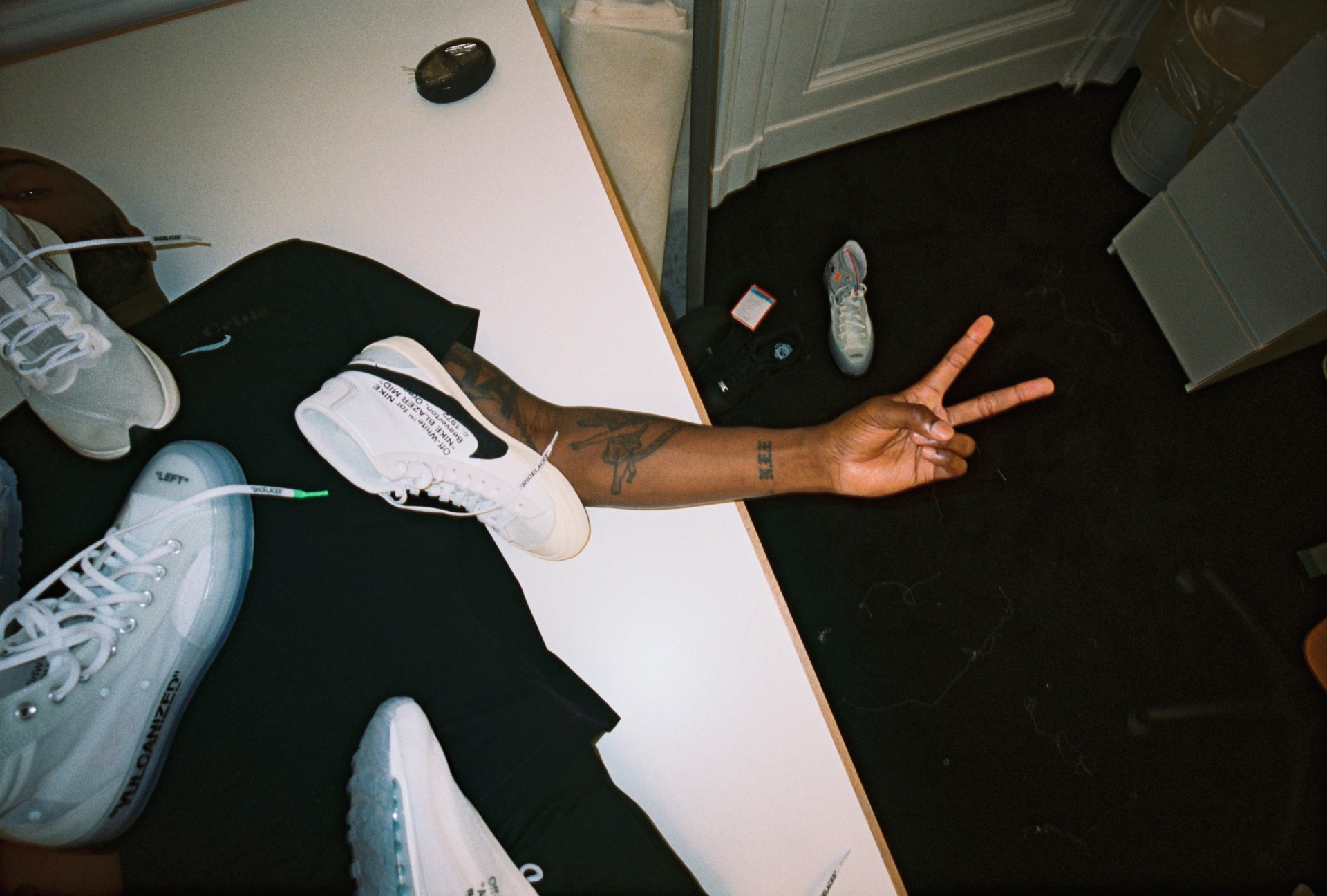 2017_07_nike_offwhite_09_030_f01_d100_b_Nike7000RGB