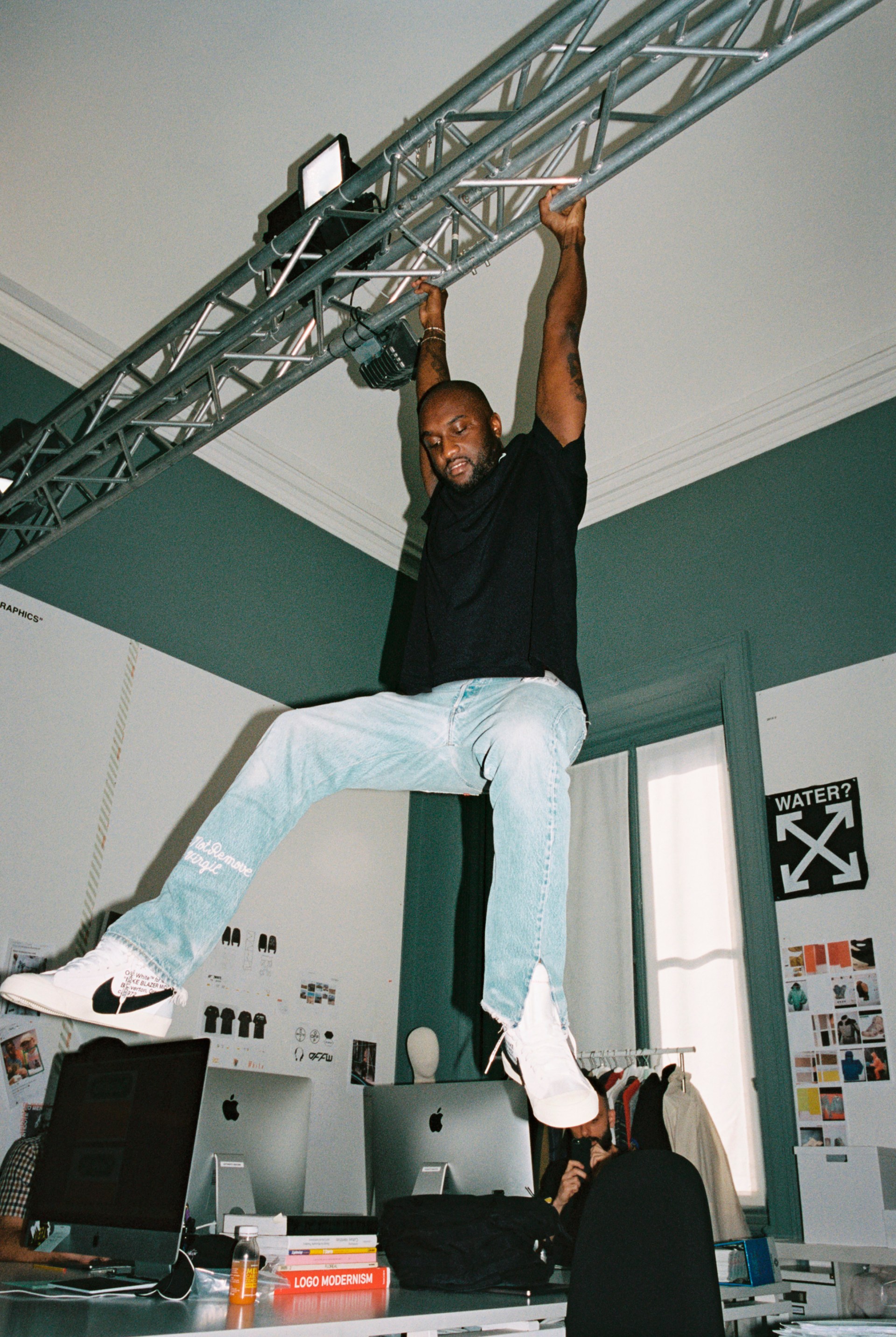 2017_07_nike_offwhite_13_022_f03_d100_b_Nike7000RGB