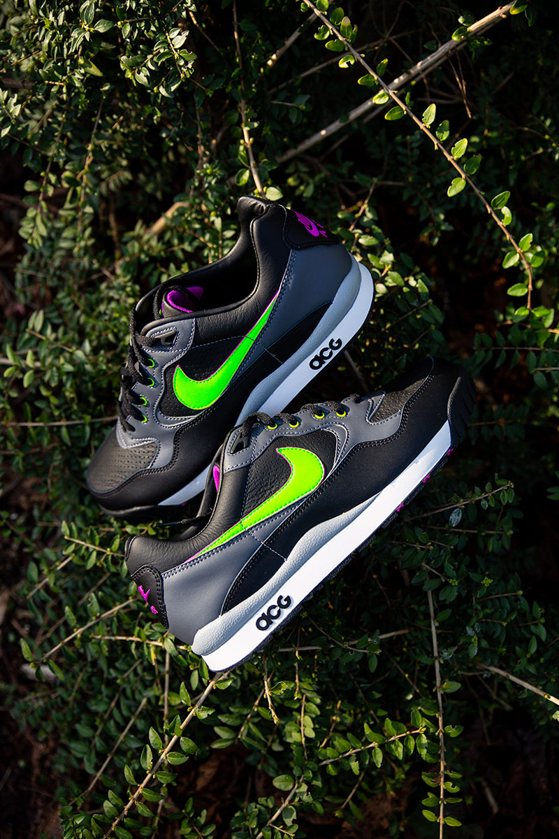 nike air wildwood acg on feet